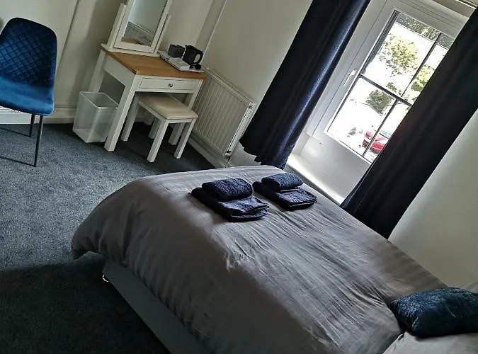 Red Lion Rooms - Self Check In